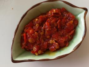 喜欢辣的放一点辣椒酱，我没放，因为宝宝吃