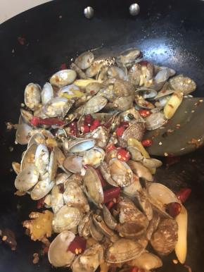 烹入白酒或者料酒