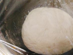 盖保鲜膜饧至少半小时。