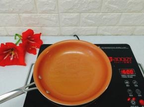 锅里热油
