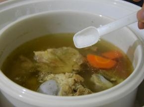 断电后加入盐拌匀