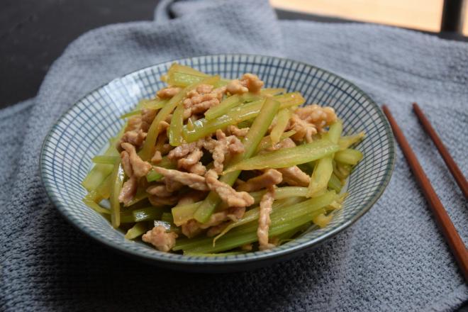芹菜肉丝