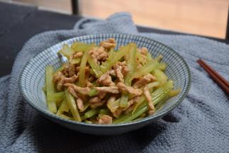 装碗食用即可。