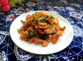 撒上香葱，简直太香，太酥脆啦！