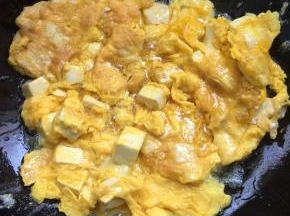 煎至两面金黄色即可。