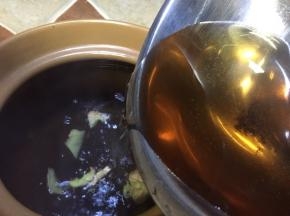 加入砂锅里烧开