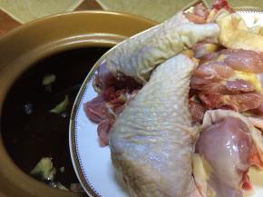 水开后放入鸡腿