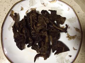 熊掌菌手撕或切条状