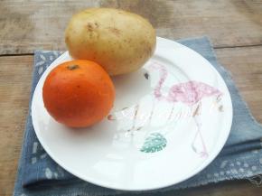 准备橙子与土豆各一个