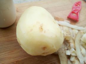 土豆洗干净再削皮