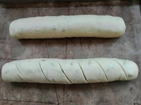 表面也可以割纹路，用锋利刀划几道