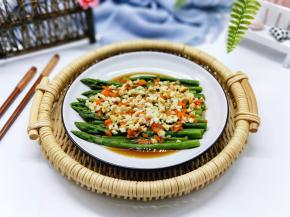 淋上生抽即可食用。