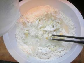 加水搅拌（凉水，温水都行）