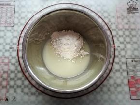 加入50克的低筋面粉