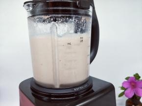 看，超级安静，宝贝外房间里上课，我在厨房用米厨破壁机，我去问老师能听到声音吗？老师说，什么声音，听不到！哈哈，太给力了！