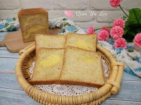 红龙果椰蓉吐司。