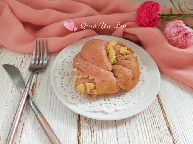 红龙果椰蓉面包卷