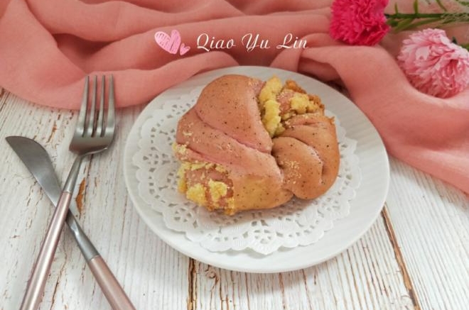 红龙果椰蓉面包卷