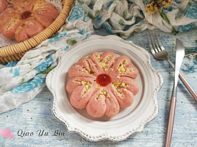 红龙果椰蓉花朵面包