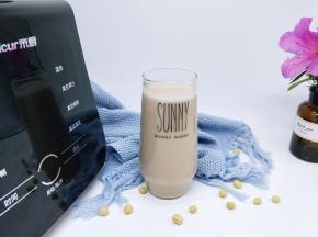 香浓美味的五谷豆浆。