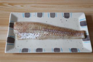 抹均匀后腌制20分钟；