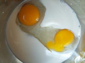 再倒入全蛋。