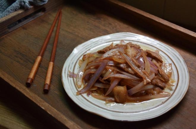 洋葱炒肉