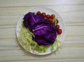 将蔬菜洗干净