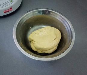 和成团，分成小份，做成小饼