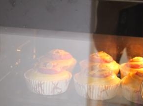 放入烤箱，165度35分钟，上色后及时加盖锡纸