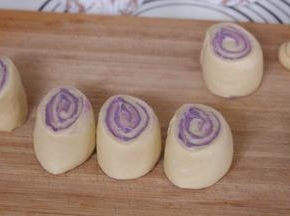 用手稍微整圆切面