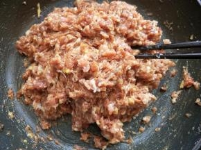 沿一个方向搅拌起劲。
