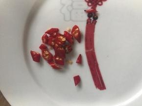 小米椒洗净切碎备用