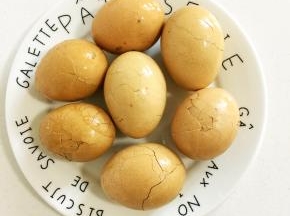 煮好的鸡蛋味道还不错哦！