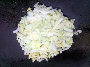 再放入白菜翻炒