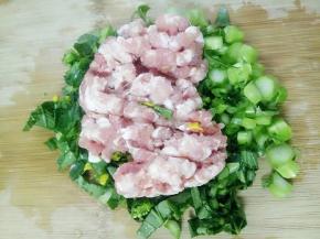 菜心和肉末放一起