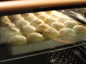 烤箱170度上下火，中层，烘烤20分钟左右