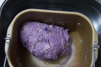 启动面包机揉面功能