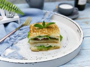 搭配一杯牛奶，能量满满。