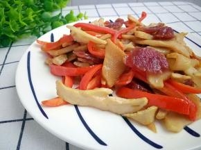 炒好装盘。