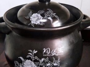 盖上锅盖。煮开