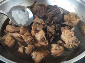 30分钟后放入冰糖。