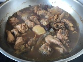 大火炖开，小火炖20分钟。