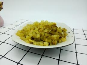 雪菜去前半部分，前面的脆，叶子可以炒肉丝吃