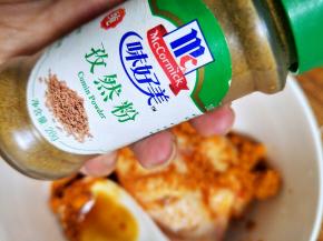 孜然粉，我喜欢多点，比较香