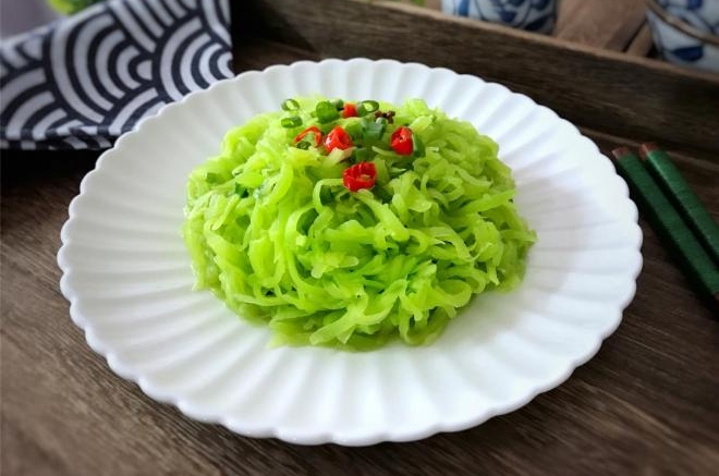 清炒莴笋丝
