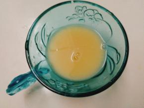 用温水化开静止片刻 等待激发