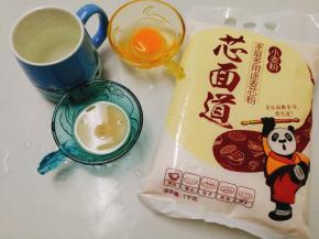 准备好和面食材