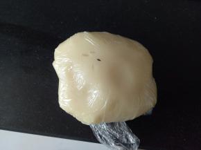 包保鲜膜放冰箱冷藏20分钟