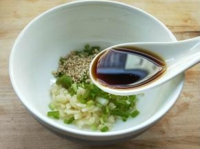加两勺生抽。
